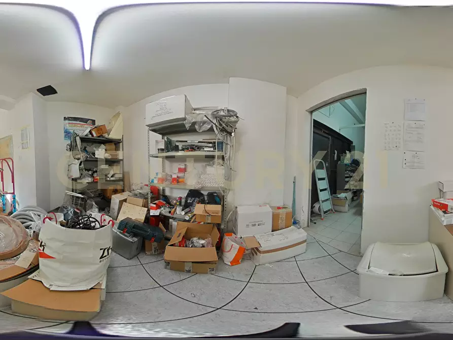 Immagine 39 di Pentalocale in vendita  in Via Pietra dell'Ova 396396 a Tremestieri Etneo