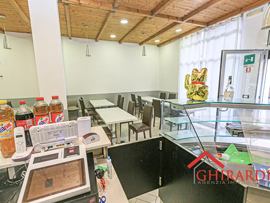 Immagine 15 di Locale commerciale in vendita  in VIA SALUCCI 13-15R a Genova