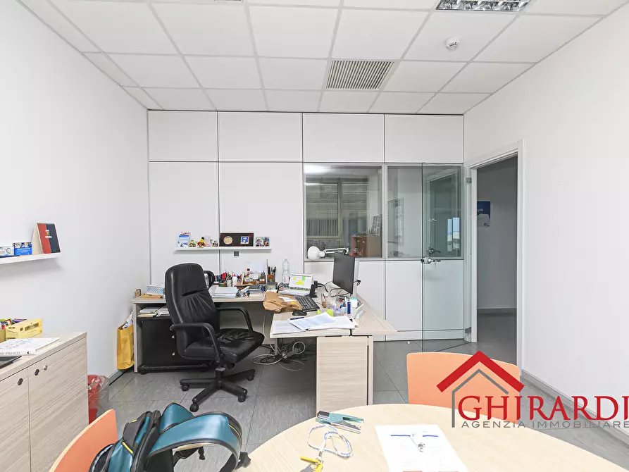 Immagine 15 di Ufficio in vendita  in Via delle Nuove Tecnologie Enrico Albareto 21 a Genova