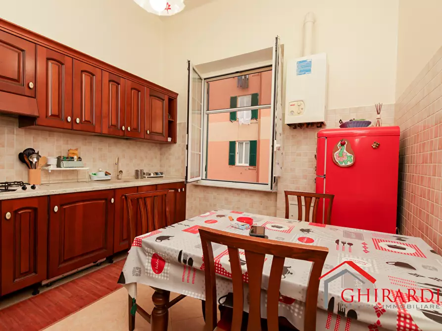 Immagine 1 di Bilocale in vendita  in VIA MOLFINO 6 a Genova
