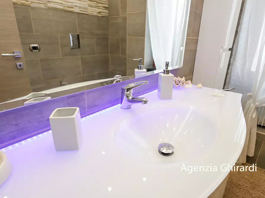 Immagine 25 di Quadrilocale in affitto  in Via Briscata 28 a Genova