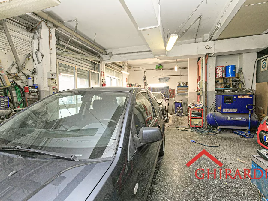 Immagine 7 di Attività artigianale in vendita  in VIA VEZZANI 210R a Genova