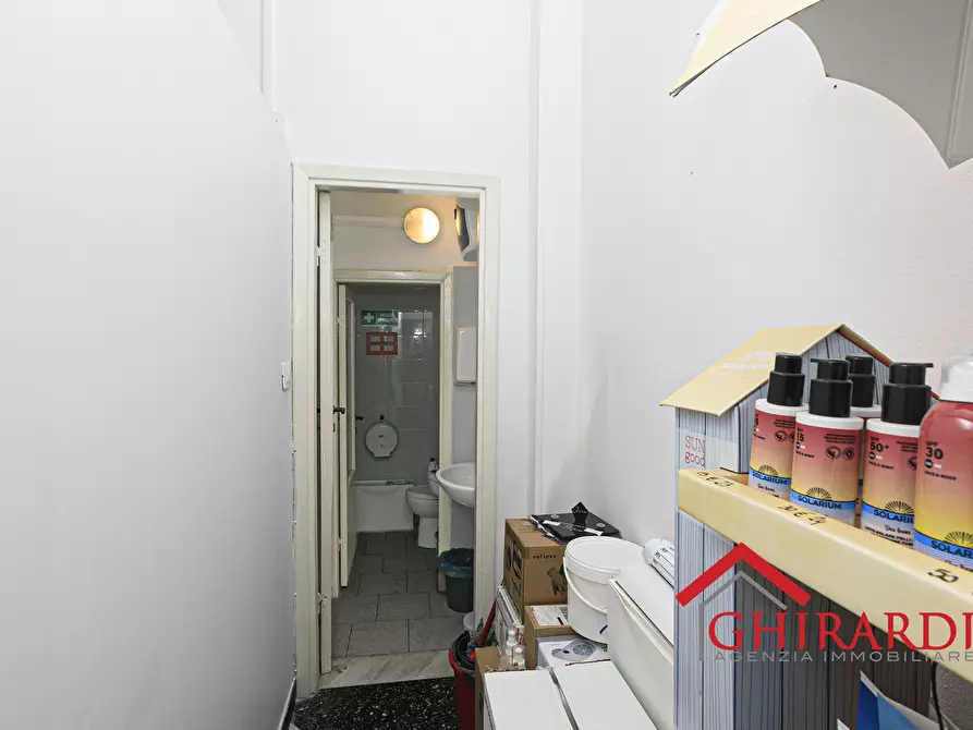 Immagine 11 di Attività commerciale in vendita  in VIA G. CALDESI 43R a Genova