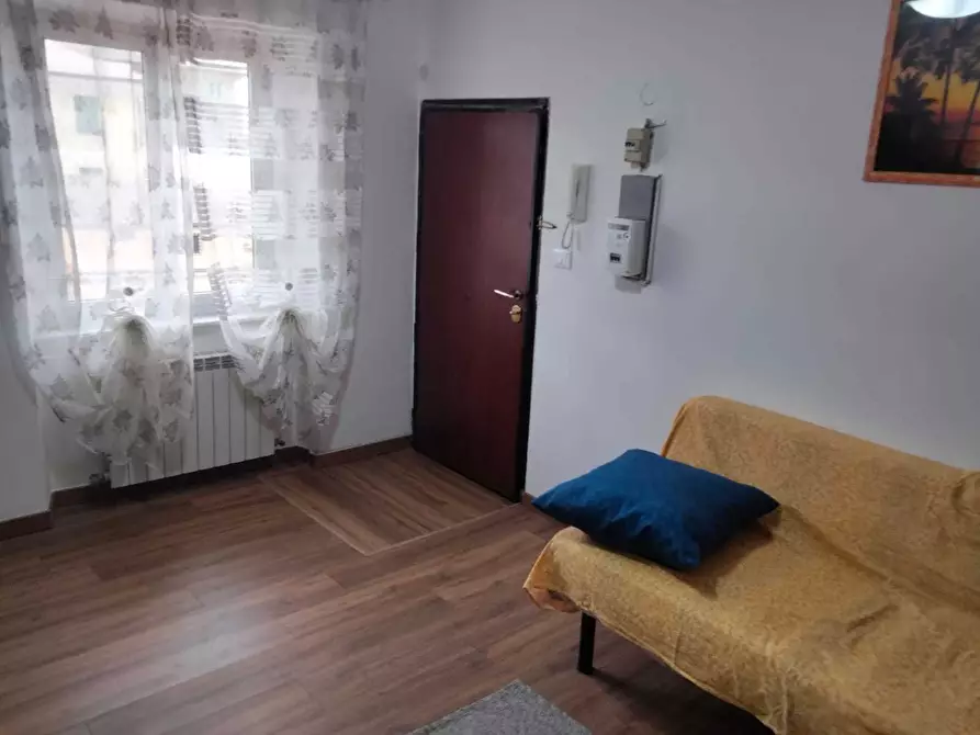 Immagine 2 di Trilocale in affitto  in Passo del Cantarena 1 a Genova