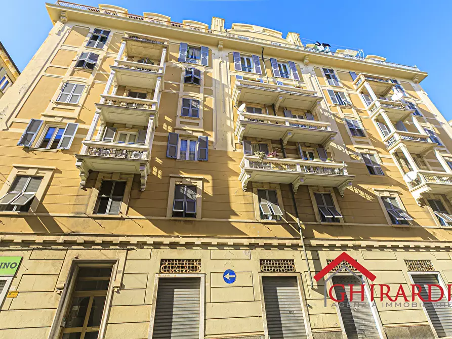 Immagine 1 di Trilocale in vendita  in Via Carlo Corsi 3 a Genova