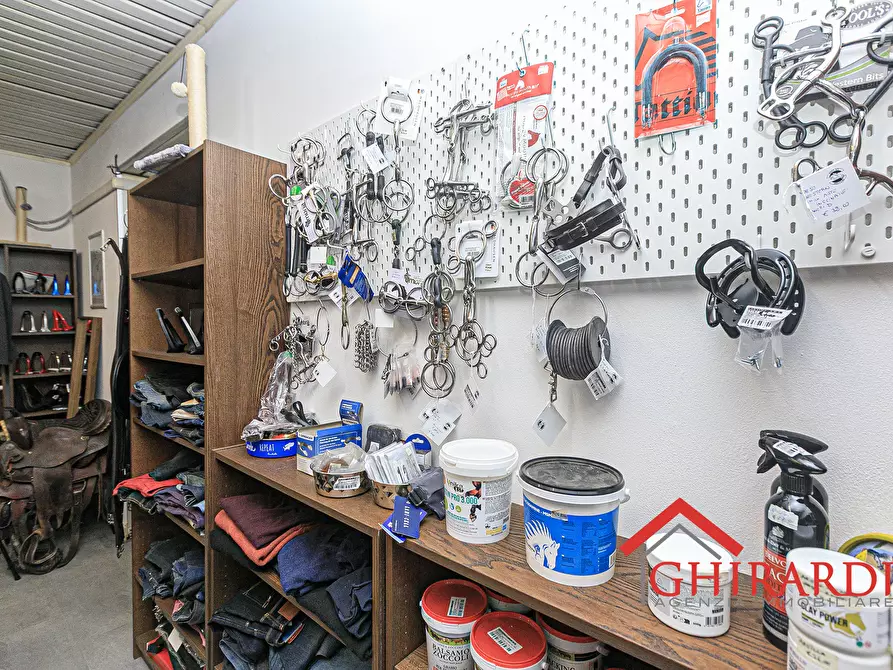 Immagine 17 di Attività commerciale in vendita  in VICO CAMPETTO 3/5 R a Genova