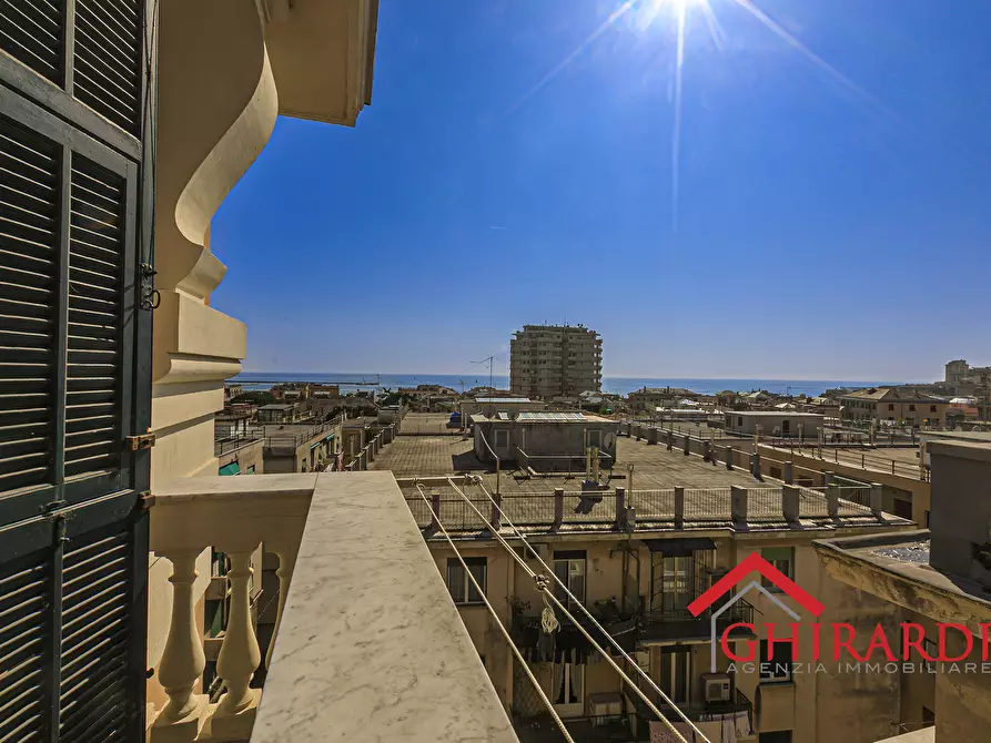 Immagine 40 di Quadrilocale in vendita  in Piazza Cristoforo Bonavino 11 a Genova