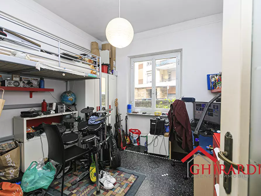 Immagine 19 di Quadrilocale in vendita  in Piazza Giovanni Tarello 9 a Genova