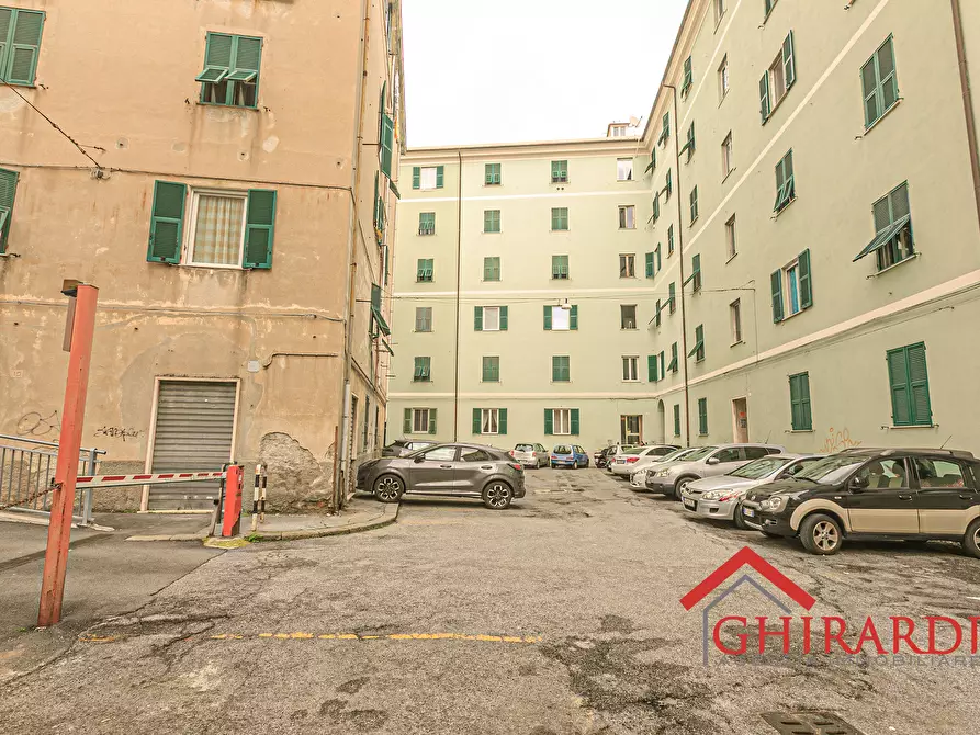 Immagine 38 di Trilocale in affitto  in VIA CHIARAVAGNA 9 a Genova