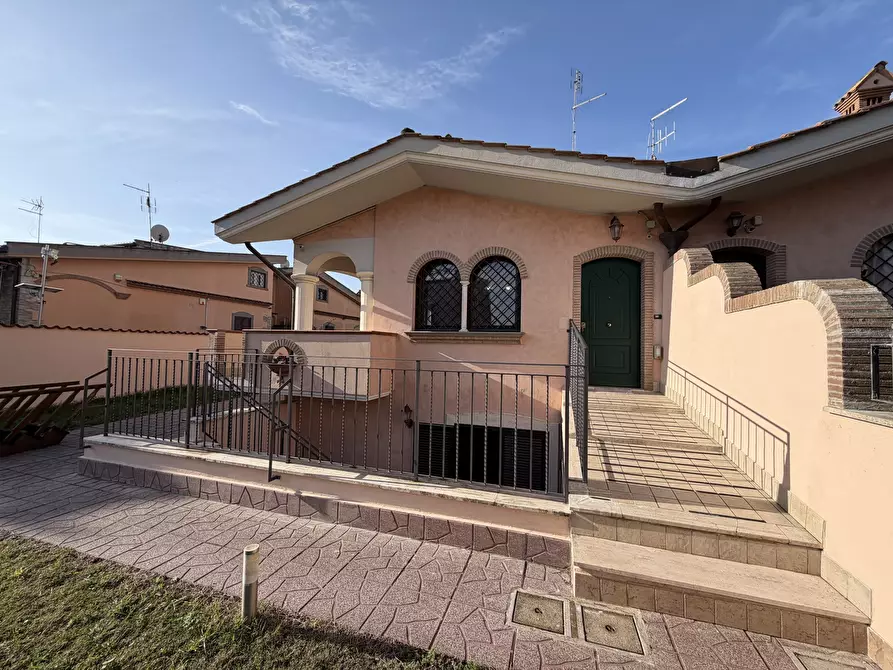 Immagine 44 di Villa in vendita  in Via Dora Baltea a Ardea