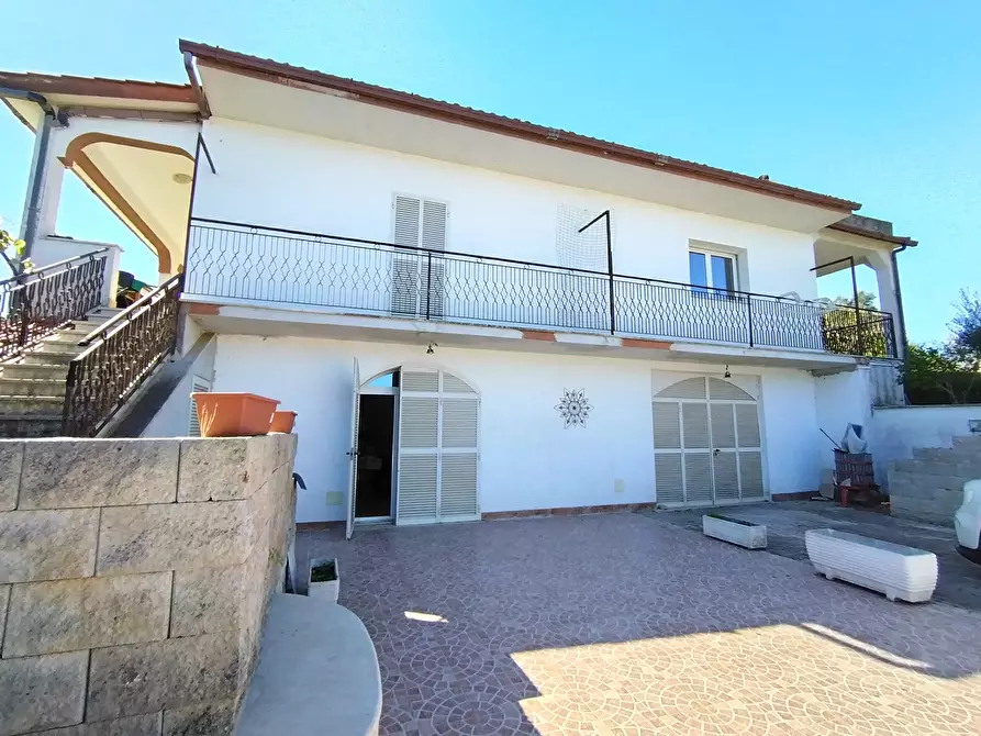 Immagine 2 di Casa bifamiliare in vendita  in Via Mentana 9 a Nettuno