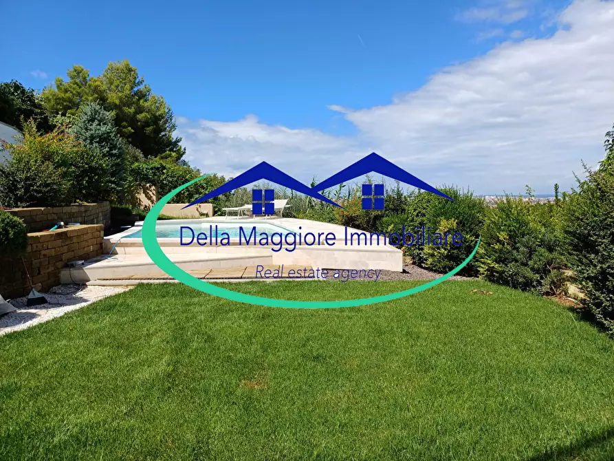 Immagine 29 di Villa in vendita  a Livorno