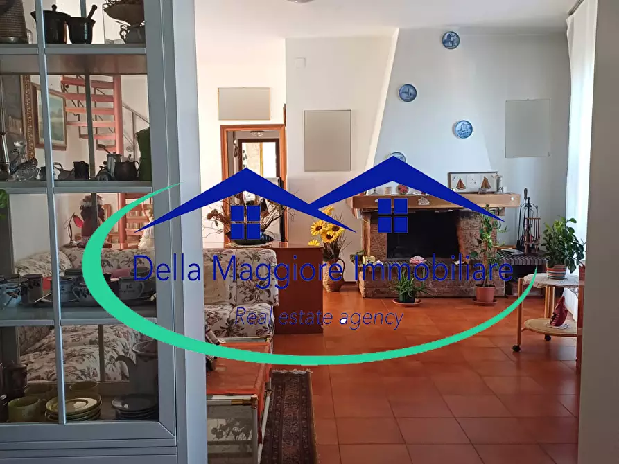 Immagine 9 di Casa bifamiliare in vendita  a Livorno