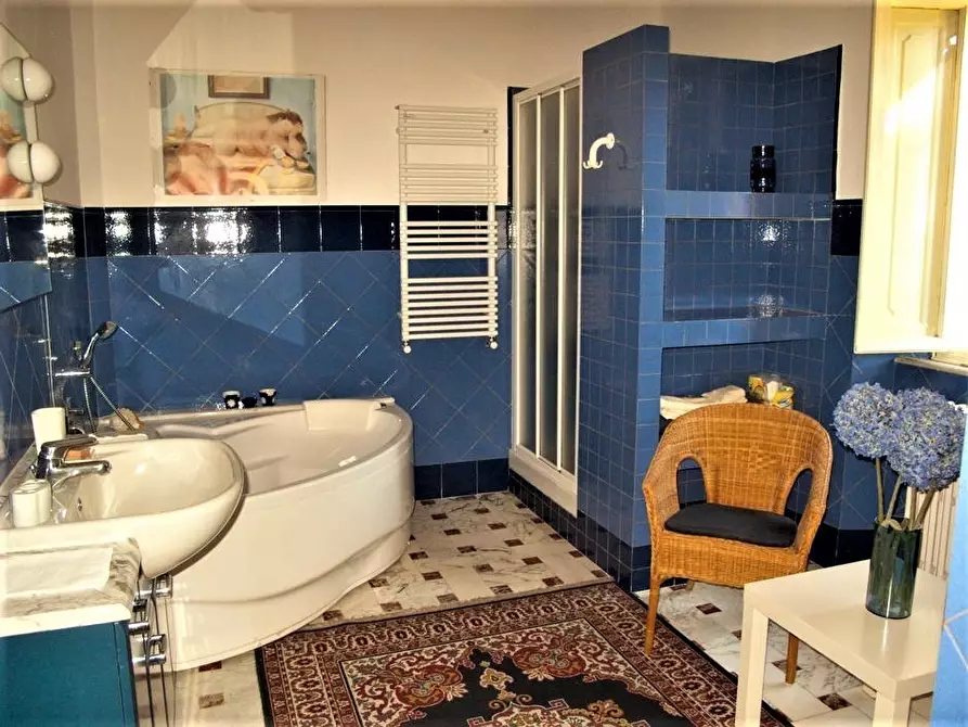 Immagine 14 di Villa in vendita  a Livorno