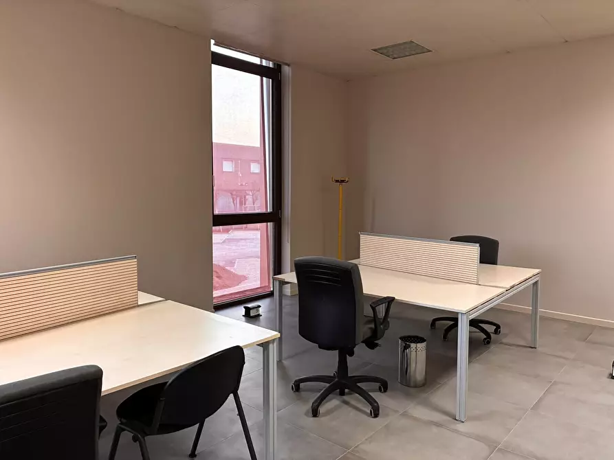Immagine 7 di Ufficio in affitto  a Parma