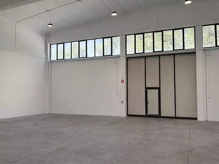 Immagine 8 di Attività artigianale in vendita  a Calestano