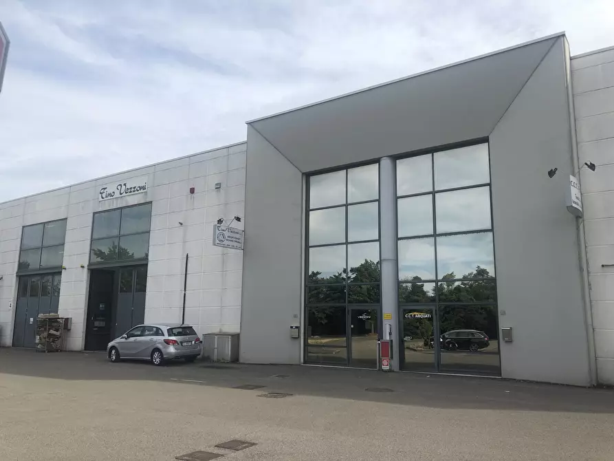 Immagine 26 di Attività artigianale in vendita  a Parma