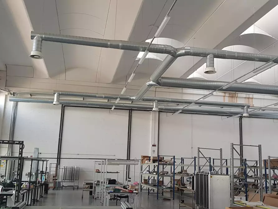 Immagine 3 di Capannone industriale in affitto  a Parma