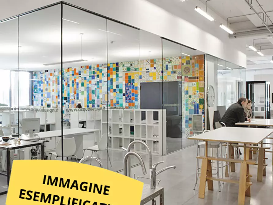 Immagine 10 di Locale commerciale in affitto  a Parma