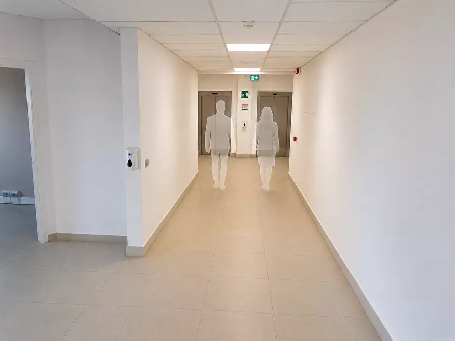 Immagine 5 di Ufficio in affitto  a Parma