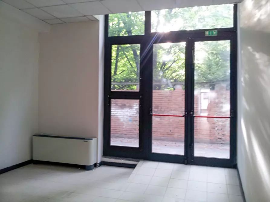 Immagine 8 di Ufficio in affitto  a Parma