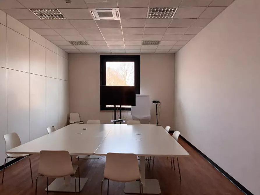 Immagine 10 di Ufficio in affitto  in Strada Langhirano a Parma