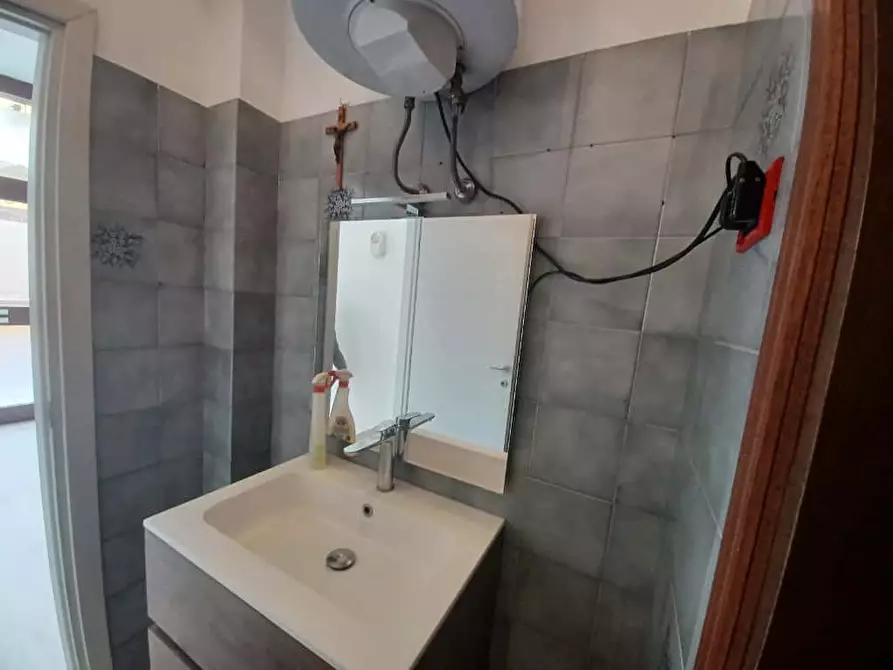 Immagine 4 di Locale commerciale in affitto  a Trento