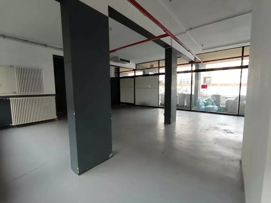 Immagine 6 di Locale commerciale in affitto  in via rosmini 14 a Trento