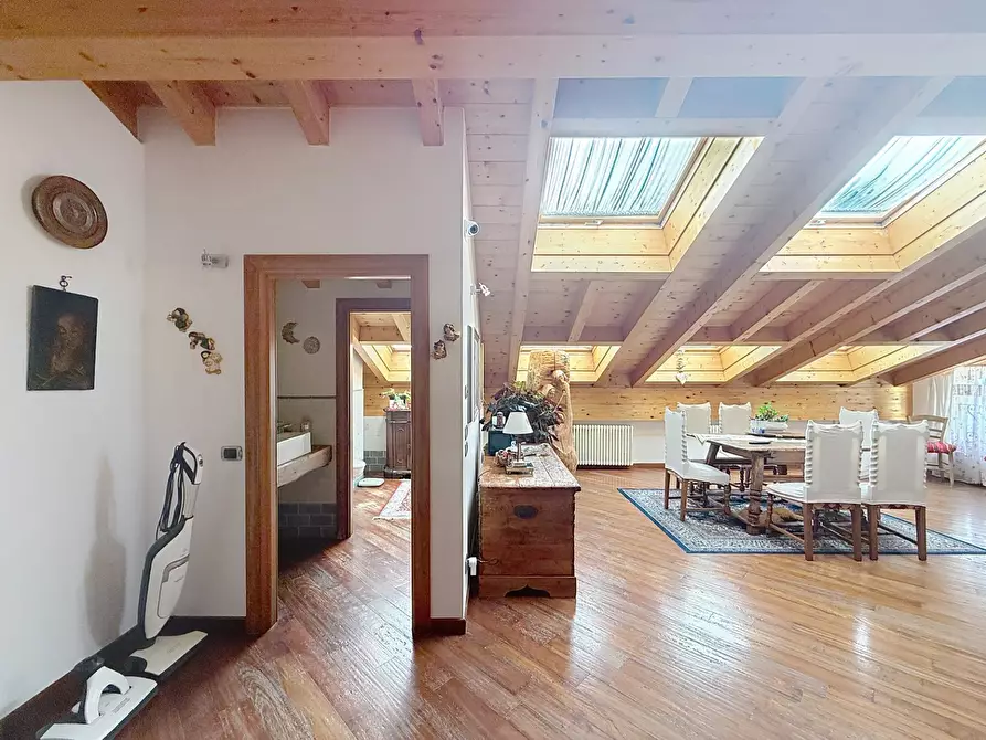 Immagine 10 di Quadrilocale in affitto  a Trento