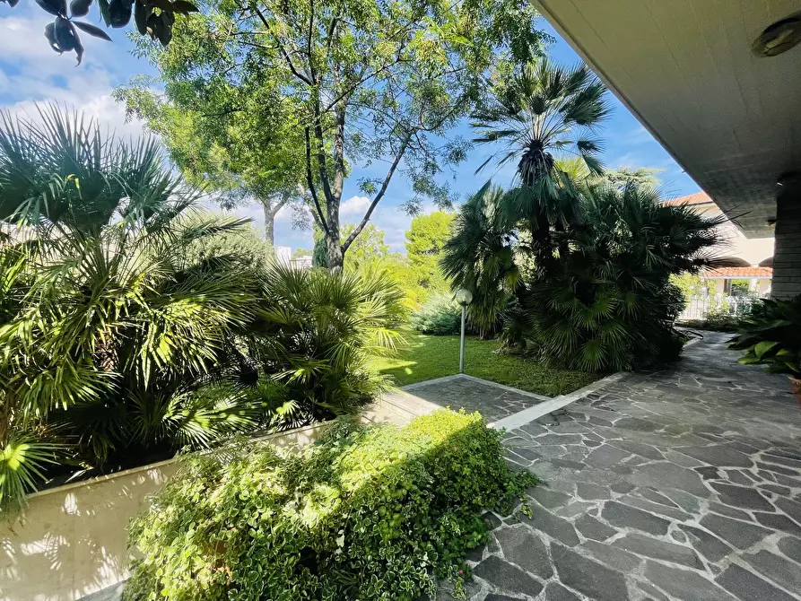 Immagine 15 di Villa in vendita  in Via Cagiata a Osimo