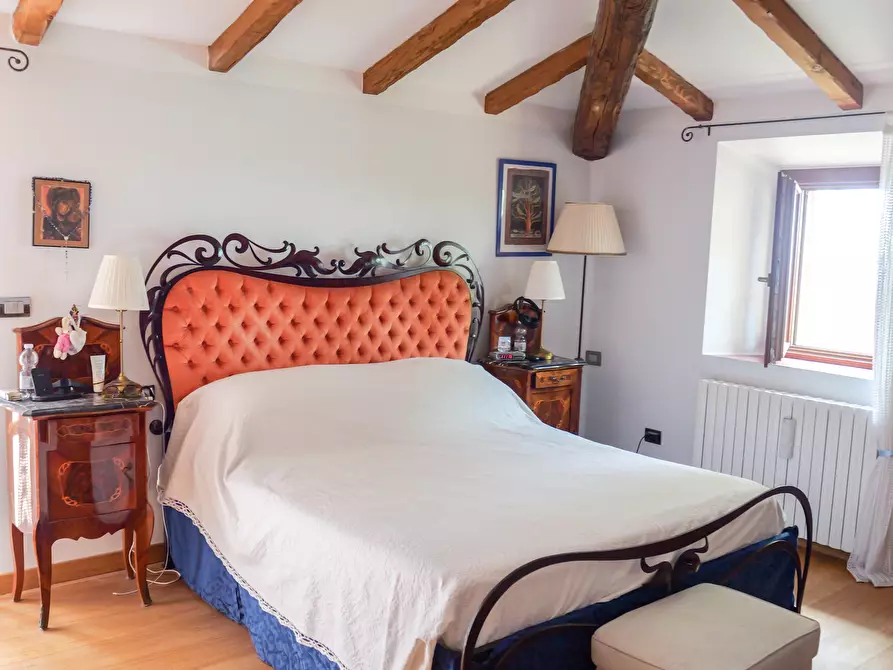 Immagine 57 di Villa in vendita  in VIA CHIARAVALLESE a Osimo