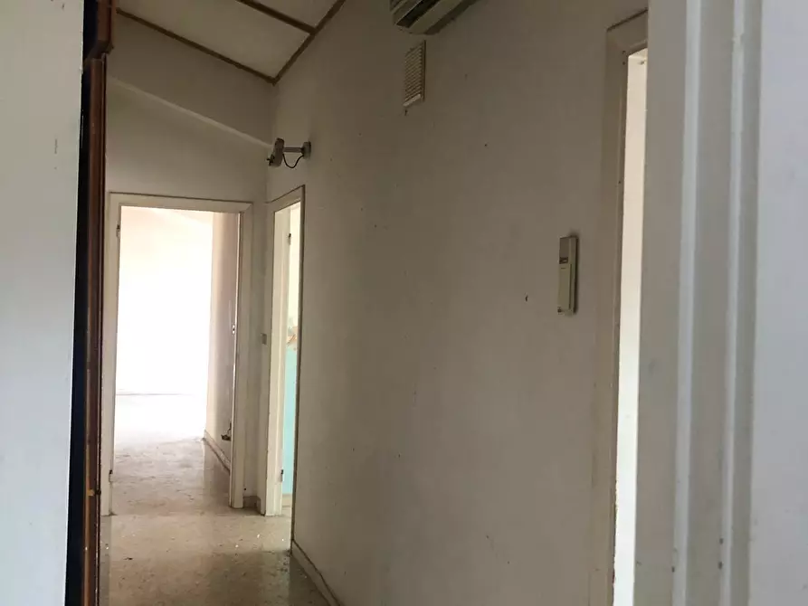 Immagine 12 di Bilocale in vendita  in Via Martiri della resistenza a Ancona