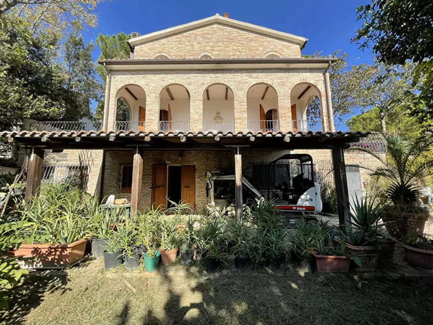 Immagine 40 di Villa in vendita  in VIA chiaravallese a Osimo