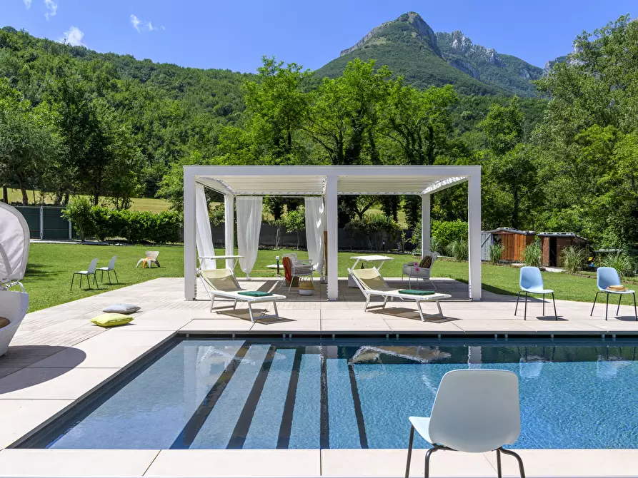 Immagine 27 di Rustico / casale in vendita  in SARNANO a Sarnano