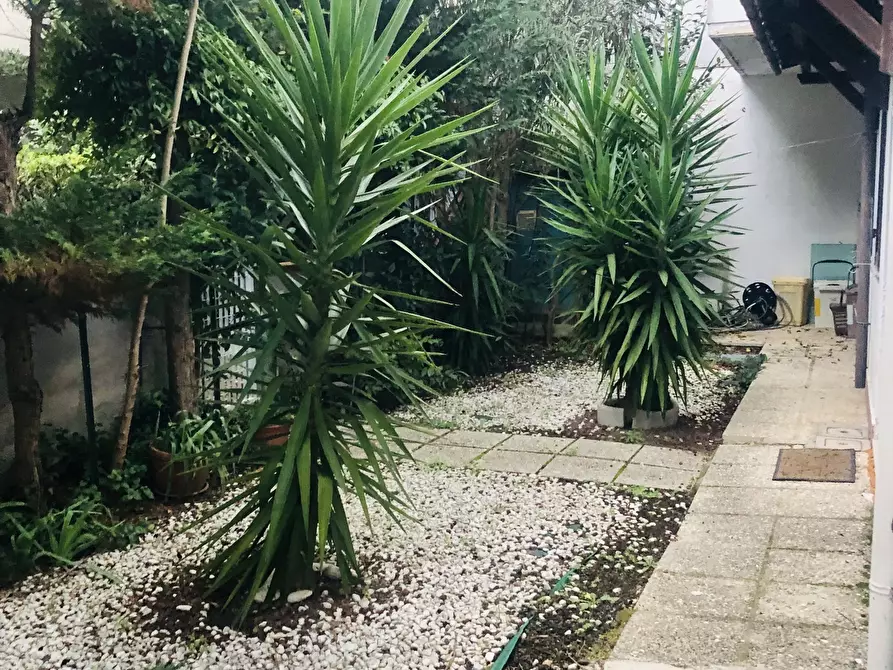 Immagine 1 di Villetta a schiera in vendita  in Via Ischia a Numana