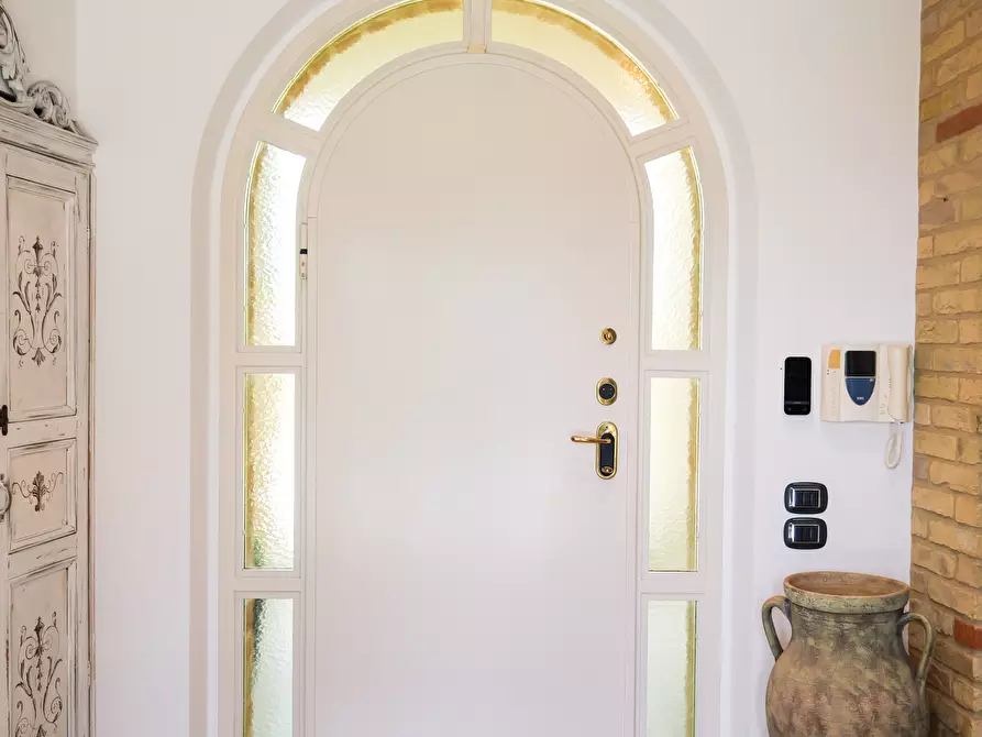 Immagine 21 di Villa in vendita  in Via Passarini a Recanati