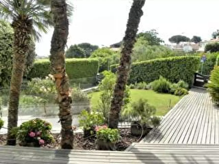 Immagine 25 di Villa in vendita  in Via Ischia a Numana