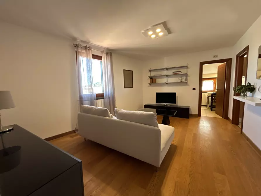 Immagine 16 di Bilocale in affitto  in Via Astagno a Ancona