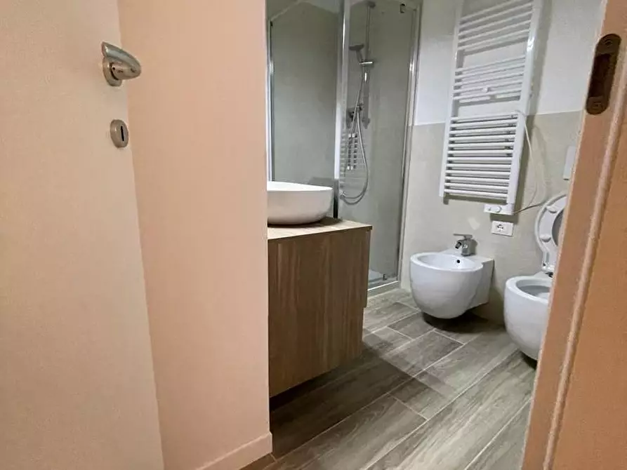 Immagine 23 di Bilocale in vendita  in Via Claudio Salmoni a Ancona