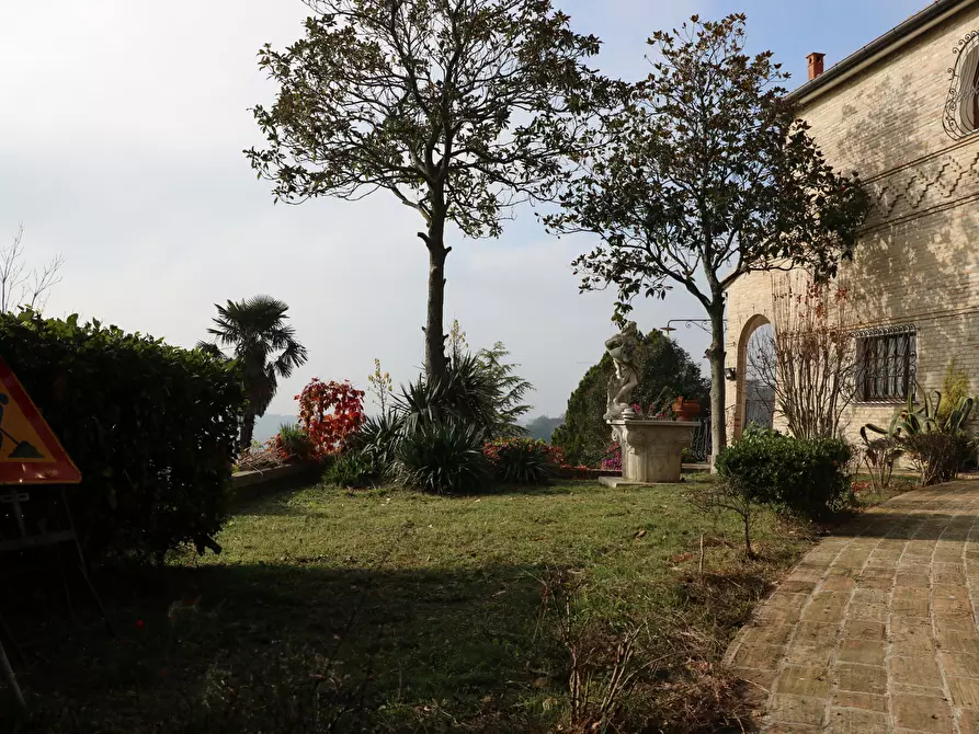 Immagine 30 di Villa in vendita  in VIA chiaravallese a Osimo