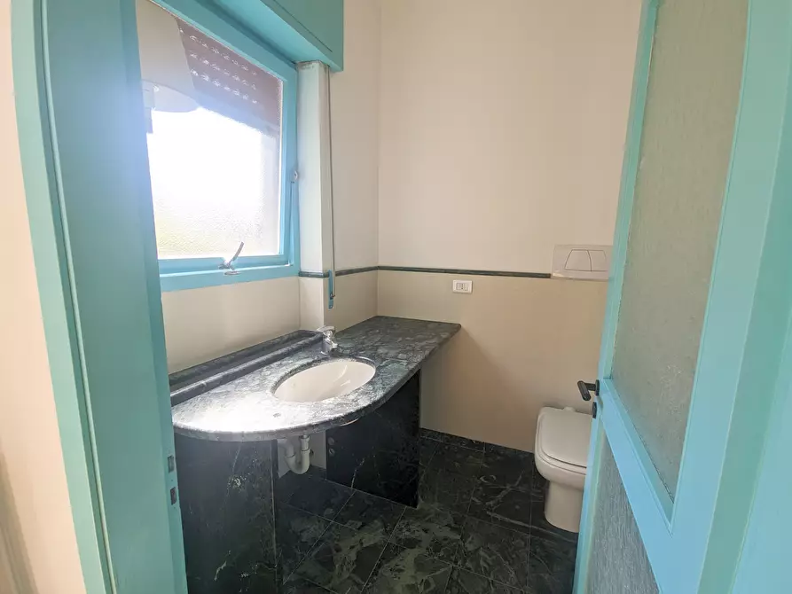 Immagine 16 di Trilocale in vendita  in Corso degli Inglesi 458 a San Remo