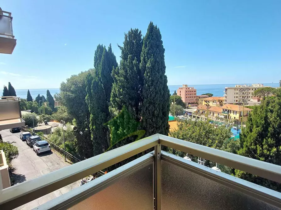Immagine 17 di Trilocale in vendita  in Via Vallarino 54 a San Remo