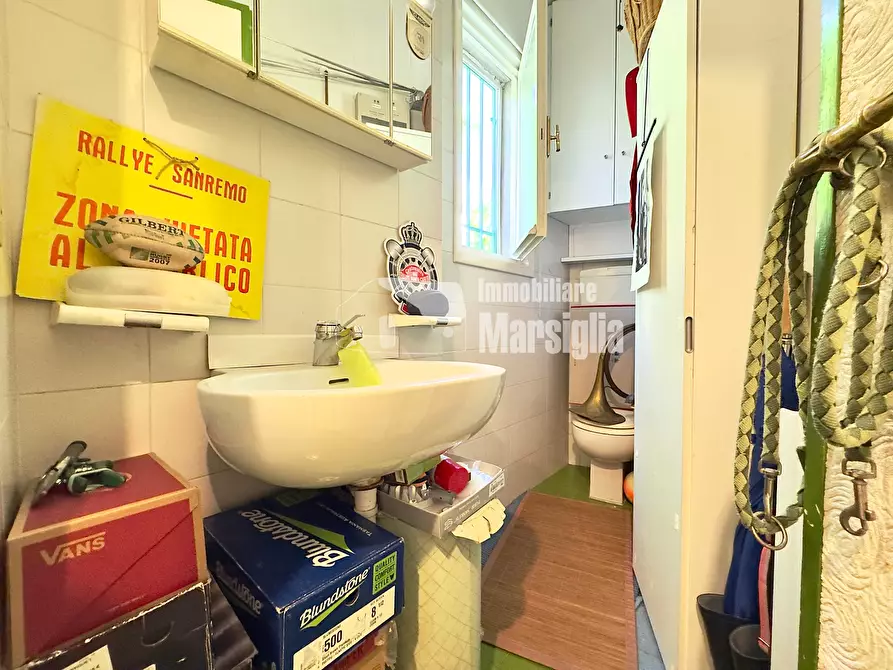 Immagine 25 di Trilocale in vendita  in Corso degli Inglesi 570 a San Remo