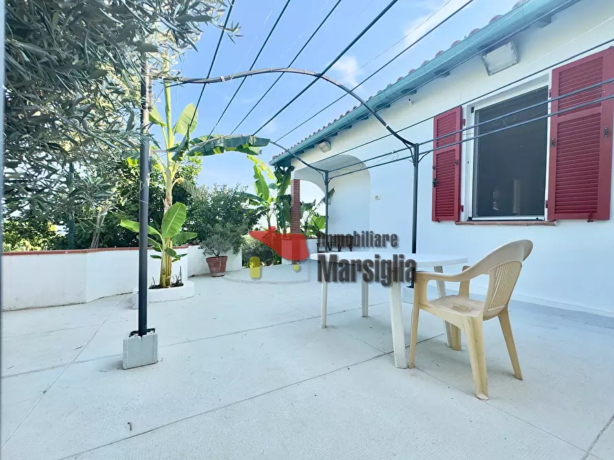 Immagine 1 di Casa indipendente in vendita  in STRADA SAN BARTOLOMEO 274 a San Remo