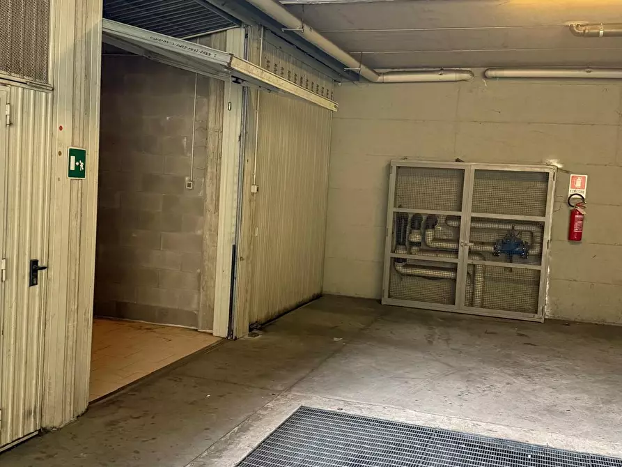 Immagine 5 di Garage in vendita  in Via Borsellino a Torino