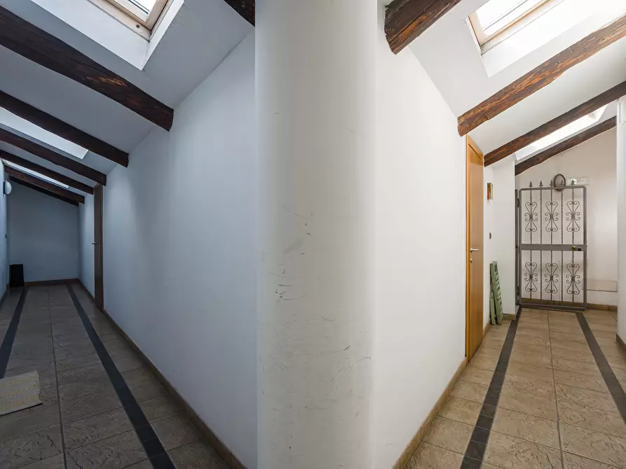 Immagine 22 di Bilocale in vendita  in Via Moretta a Torino