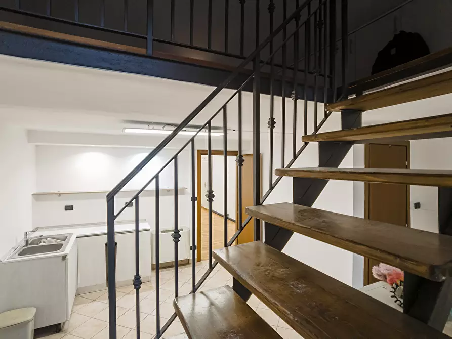 Immagine 14 di Loft/Open space in vendita  in Via Santa Chiara a Torino