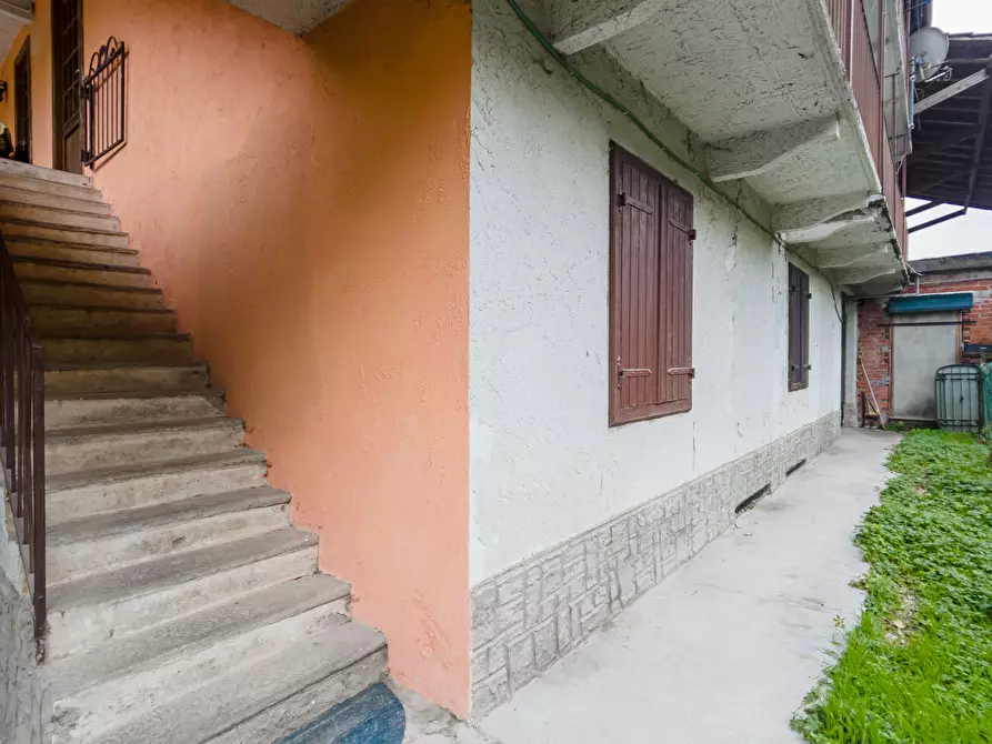 Immagine 4 di Palazzo in vendita  in Via Losa a Pessinetto