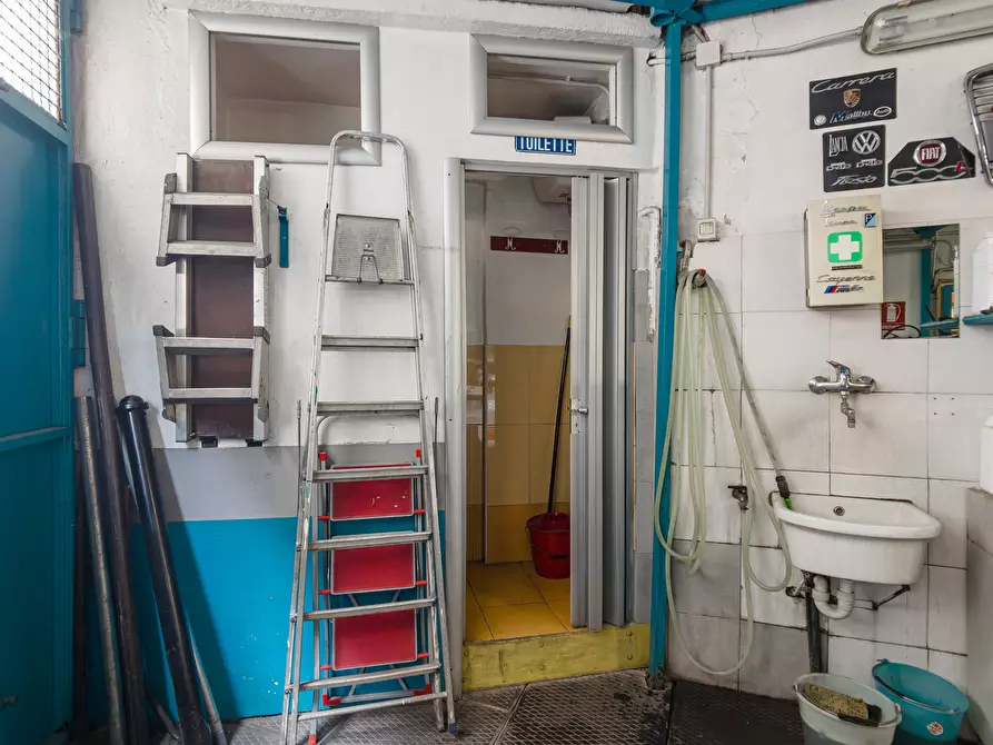 Immagine 13 di Laboratorio in vendita  in Via Magenta a Torino