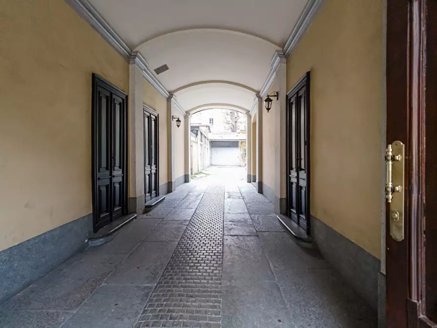 Immagine 31 di Bilocale in vendita  in Via Bertola a Torino
